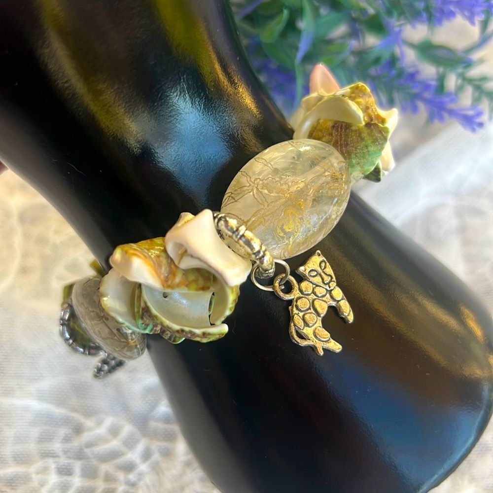 Funky Chunky Shell and Lucite Stretch Charm Bracelet
